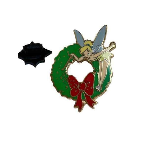 Disney Catalog Tinkerbell Holiday Wreath Pin Limited Edition 1500 7/8" x 1 5/8" - Picture 1 of 6